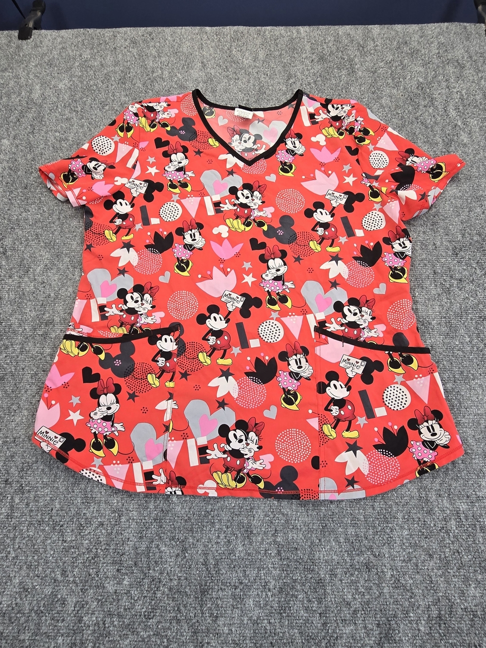 Disney Mickey Minnie Scrub Top Womens L Red Hearts Medical Nurse Healthcare